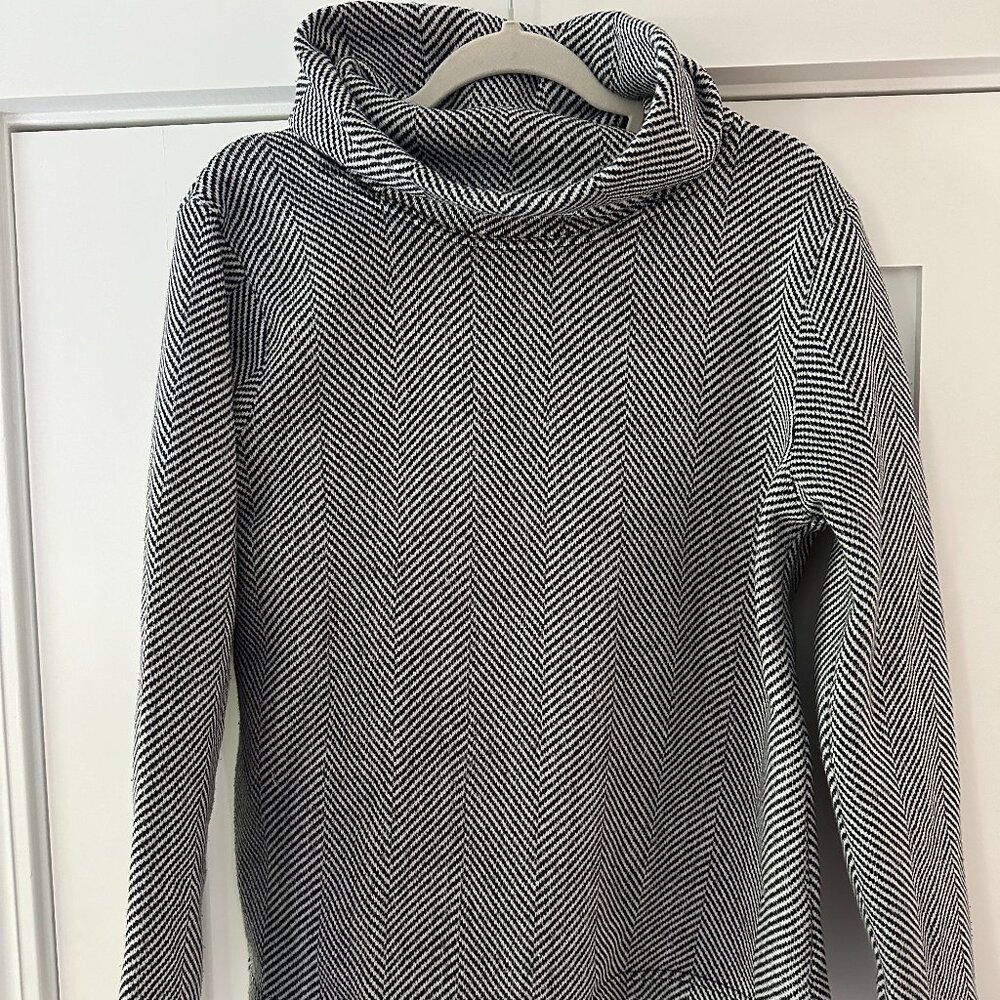Jcrew Herringbone Funnelneck Fleece
